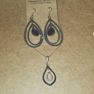Drop Earring & Necklace Set